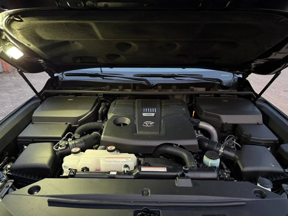 
								Toyota Land cruiser 2025 full									