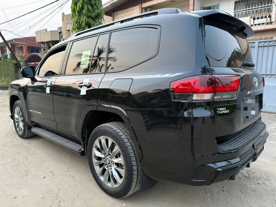 
								Toyota Land cruiser 2025 full									