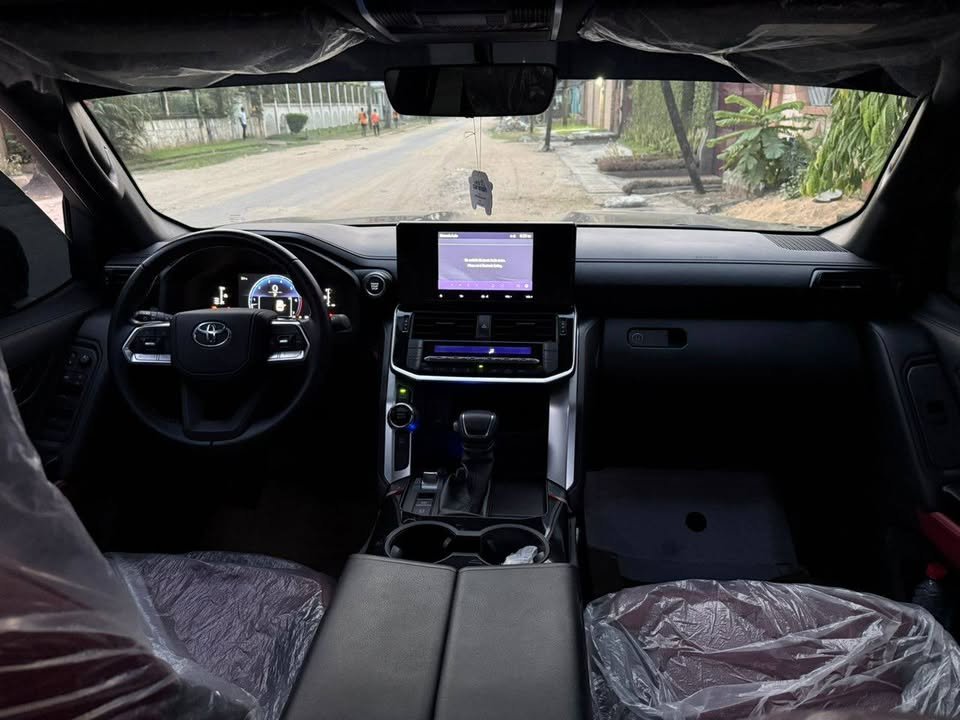
								Toyota Land cruiser 2025 full									