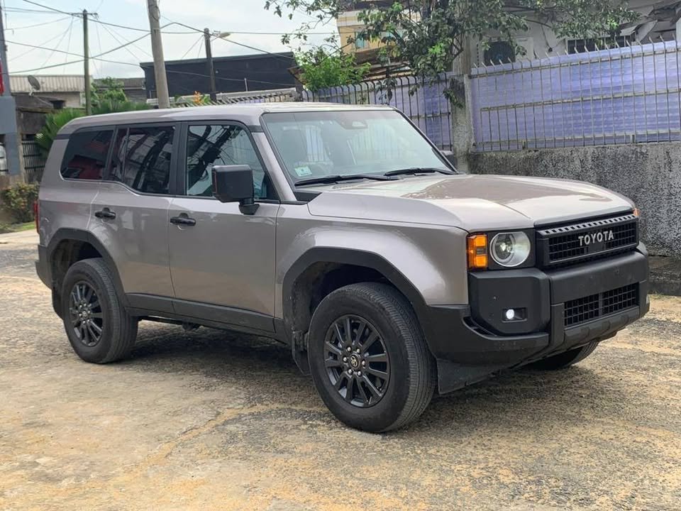 
								Toyota Land Cruiser Prade 2025 full									